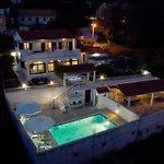 Beach Front Home In Jesenice Jesenice (Split-Dalmatia)