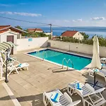 Beach Front Home In Jesenice Сasa de vacaciones Jesenice (Split-Dalmatia)