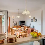 Сasa de vacaciones Beach Front Home In Jesenice Jesenice (Split-Dalmatia)