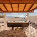 Сasa de vacaciones Beach Front Home In Jesenice Jesenice (Split-Dalmatia)