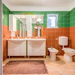 Сasa de vacaciones Beach Front Home In Jesenice Jesenice (Split-Dalmatia)