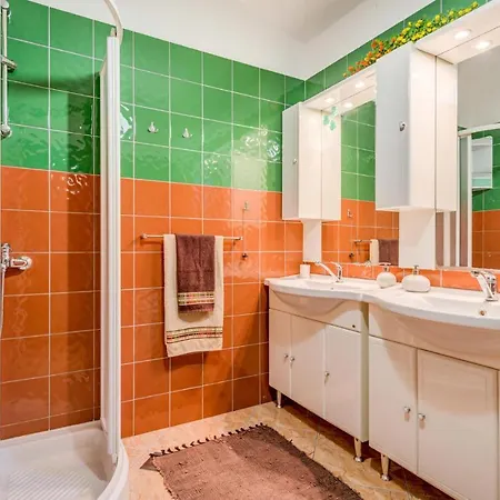 Stunning In With House Sea View *