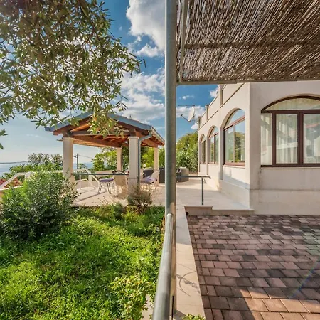 Holiday home Stunning In Jesenice With House Sea View *