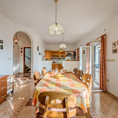 Stunning In Jesenice With House Sea View * Jesenice (Split-Dalmatia)