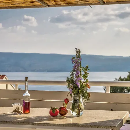 Beach Front Home In Jesenice Сasa de vacaciones Jesenice (Split-Dalmatia)