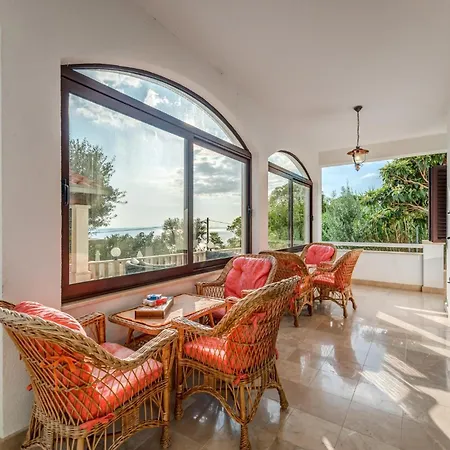 Holiday home Stunning In With House Sea View *
