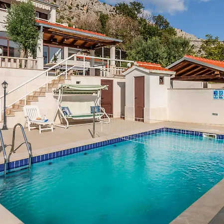 Holiday home Stunning In Jesenice With House Sea View